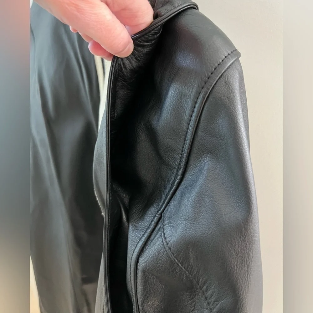 Woman’s Harley Davidson premium leather moto jacket. LIKE NEW. Size W1 - Picture 11 of 16